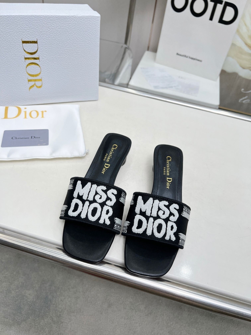 ch**an D*or slippers